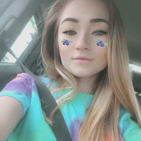 Meet your Posher, Jen - Picture 2 of 2